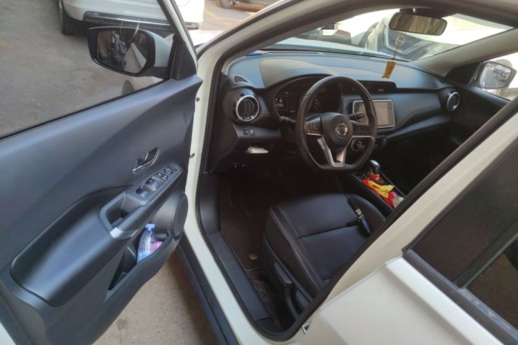 Used Nissan Kicks 2022 1.5L CVT XV Luxury Edition Driver Seat