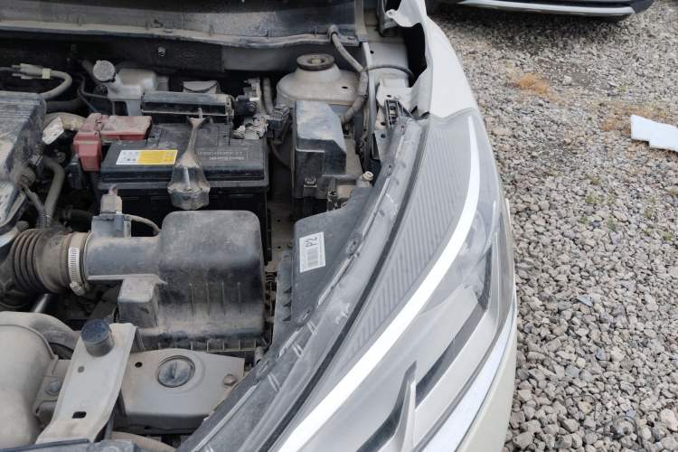 Used Nissan Kicks 2022 1.5L CVT XL Fashion Edition Engine Bay Left
