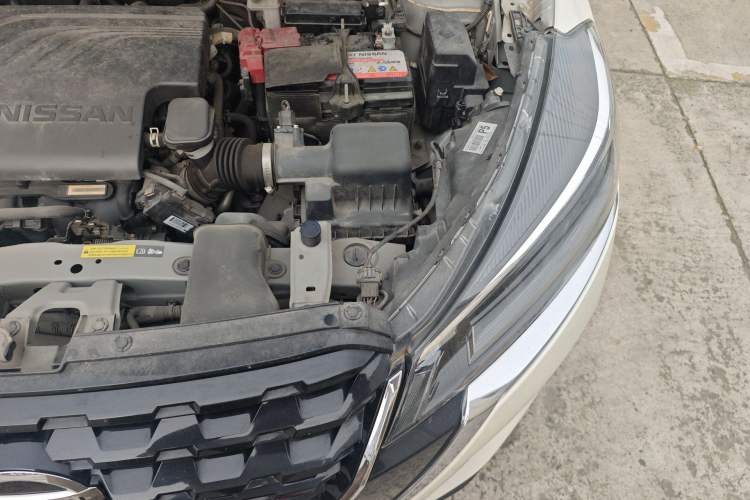 Used Nissan Kicks 2022 1.5L CVT XV Luxury Edition Engine Bay Left