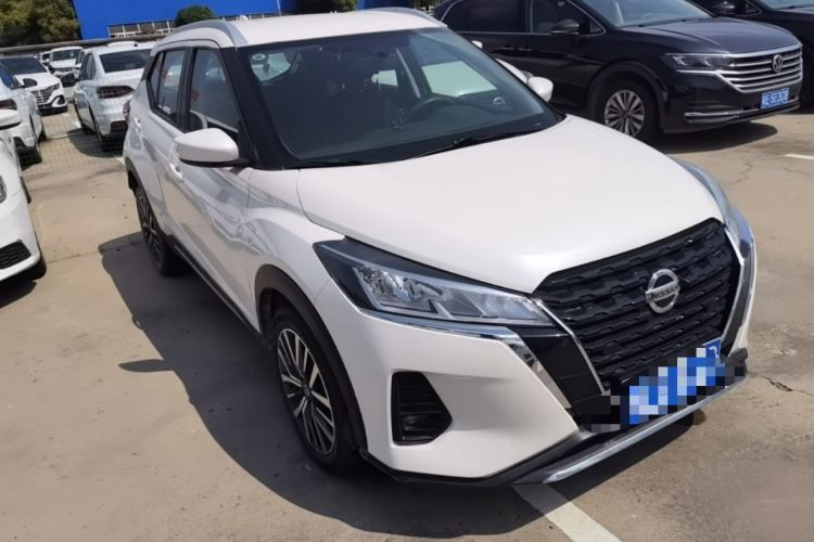 Used Nissan Kicks 2022 1.5L CVT XL Fashion Edition Front Right 45 Deg