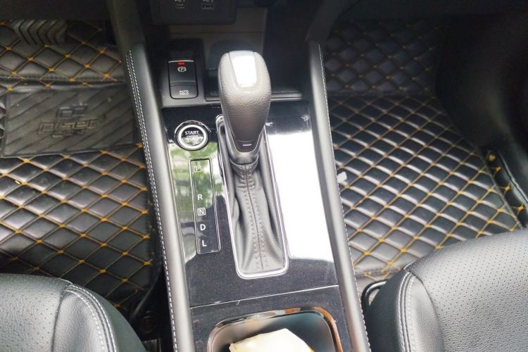 Used Nissan Kicks 2022 1.5L CVT XV Luxury Edition Gear Lever