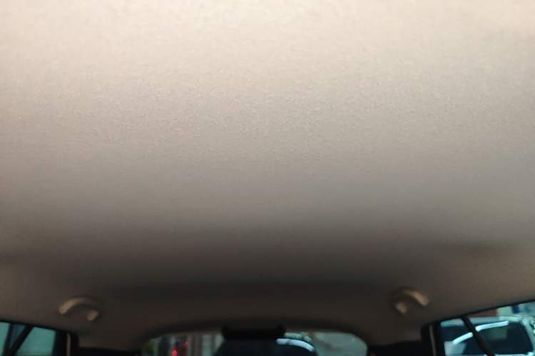 Used Nissan Kicks 2022 1.5L CVT XL Fashion Edition Headliner