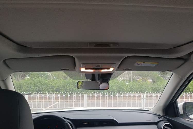 Used Nissan Kicks 2022 1.5L CVT XV Luxury Edition Headliner