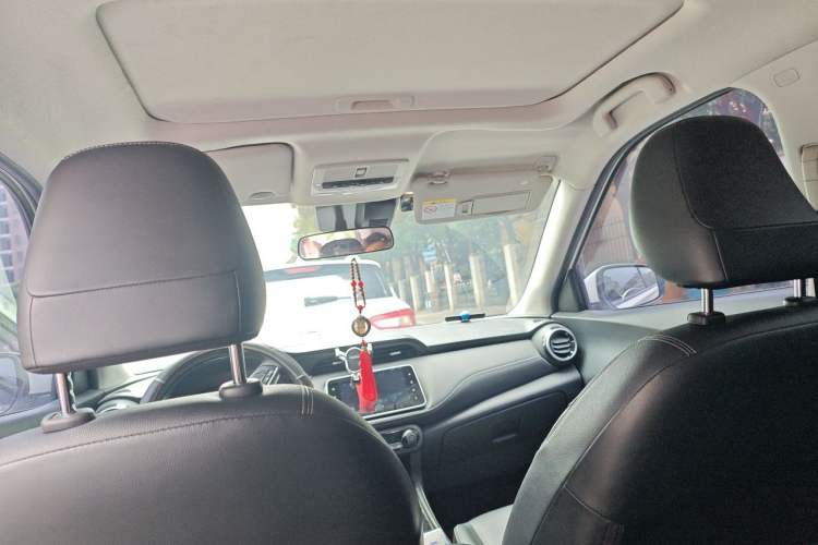 Used Nissan Kicks 2022 1.5L CVT XV Luxury Edition Headliner