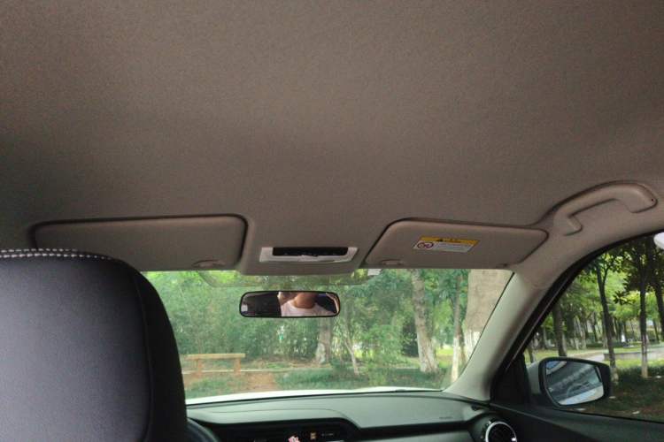 Used Nissan Kicks 2022 1.5L CVT XL Fashion Edition Headliner
