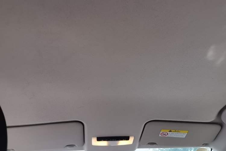 Used Nissan Kicks 2022 1.5L CVT XL Fashion Edition Headliner