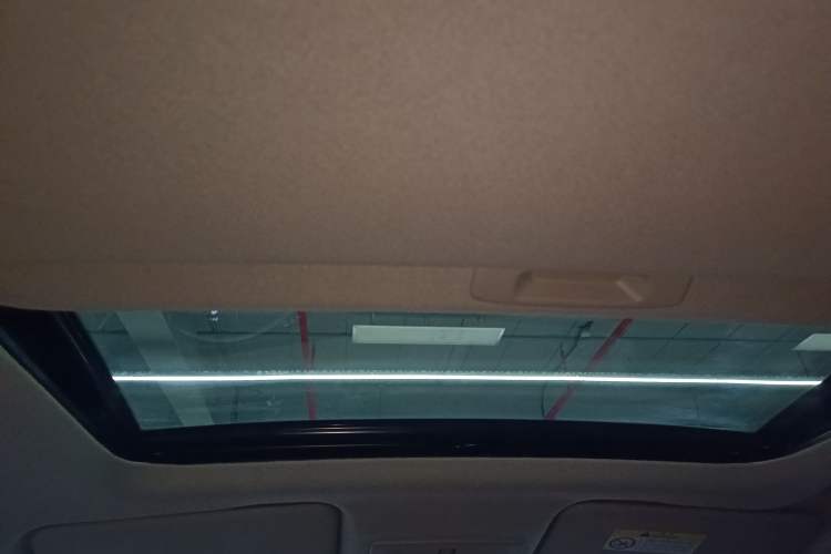 Used Nissan Kicks 2022 1.5L CVT XV Luxury Edition Headliner