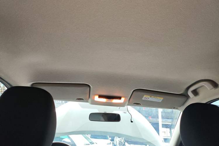 Used Nissan Kicks 2022 1.5L CVT XL Fashion Edition Headliner