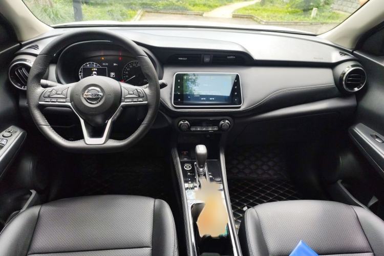 Used Nissan Kicks 2022 1.5L CVT XV Luxury Edition Interior 2
