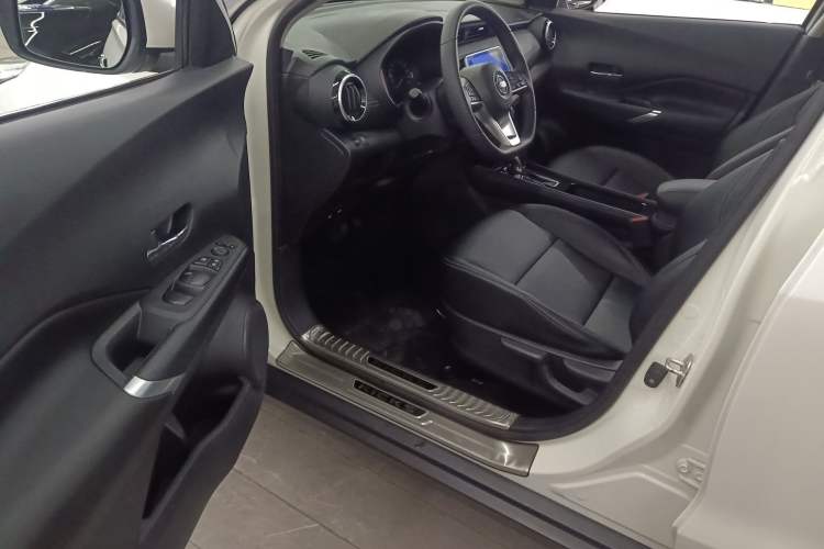 Used Nissan Kicks 2022 1.5L CVT XV Luxury Edition Interior 3
