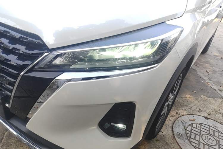 Used Nissan Kicks 2022 1.5L CVT XV Luxury Edition Left Front Headlight