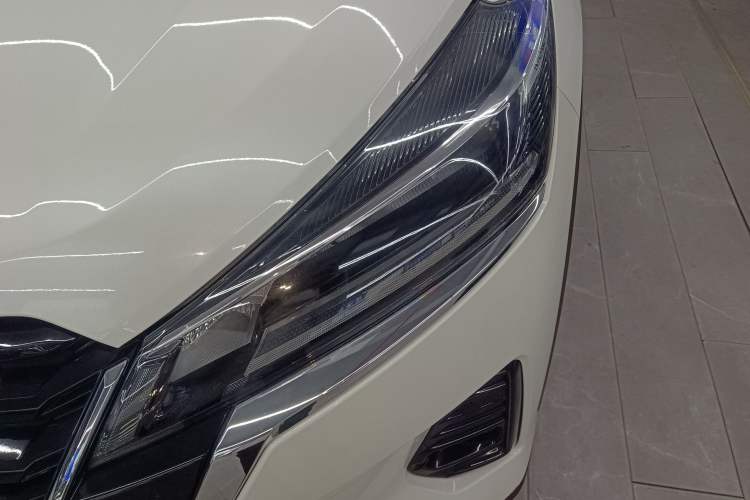 Used Nissan Kicks 2022 1.5L CVT XV Luxury Edition Left Front Headlight