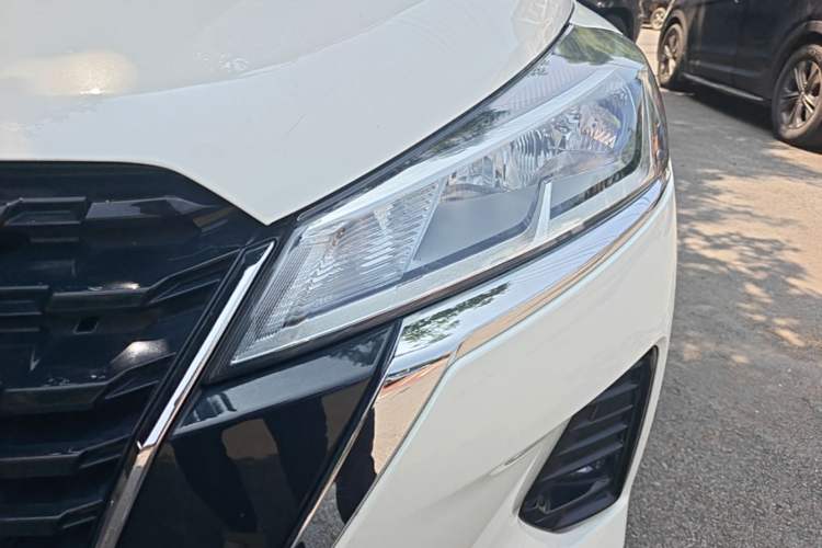 Used Nissan Kicks 2022 1.5L CVT XL Fashion Edition Left Front Headlight