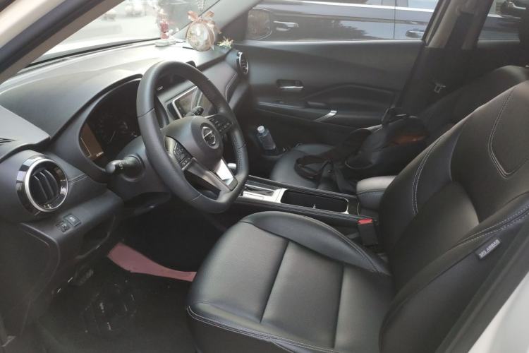 Used Nissan Kicks 2022 1.5L CVT XV Luxury Edition Left Front Seat