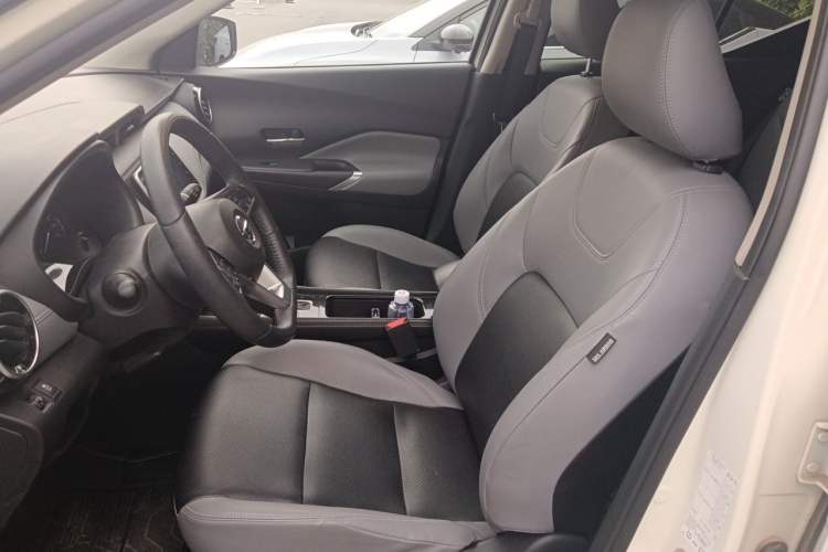 Used Nissan Kicks 2022 1.5L CVT XV Luxury Edition Left Front Seat