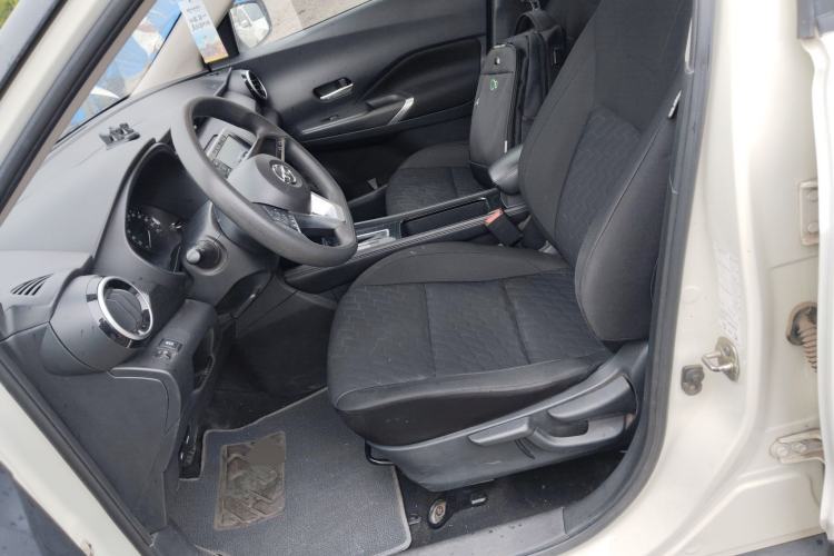 Used Nissan Kicks 2022 1.5L CVT XL Fashion Edition Left Front Seat