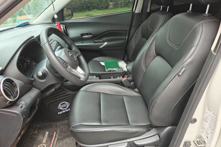 Used Nissan Kicks 2022 1.5L CVT XV Luxury Edition Left Front Seat
