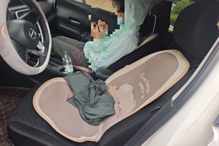 Used Nissan Kicks 2022 1.5L CVT XL Fashion Edition Left Front Seat