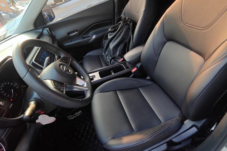 Used Nissan Kicks 2022 1.5L CVT XV Luxury Edition Left Front Seat