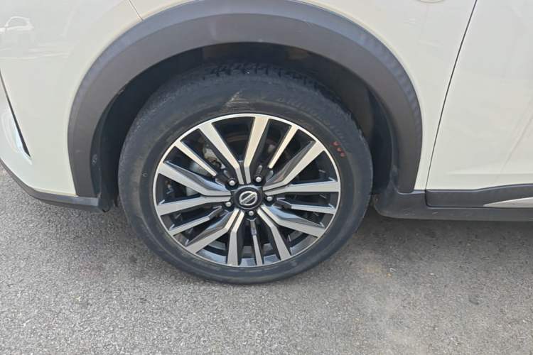 Used Nissan Kicks 2022 1.5L CVT XL Fashion Edition Left Front Wheel Hub