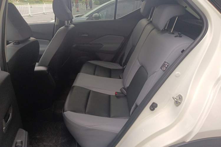 Used Nissan Kicks 2022 1.5L CVT XV Luxury Edition Left Rear Seat
