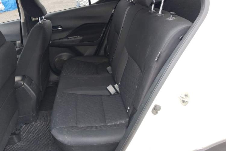 Used Nissan Kicks 2022 1.5L CVT XL Fashion Edition Left Rear Seat