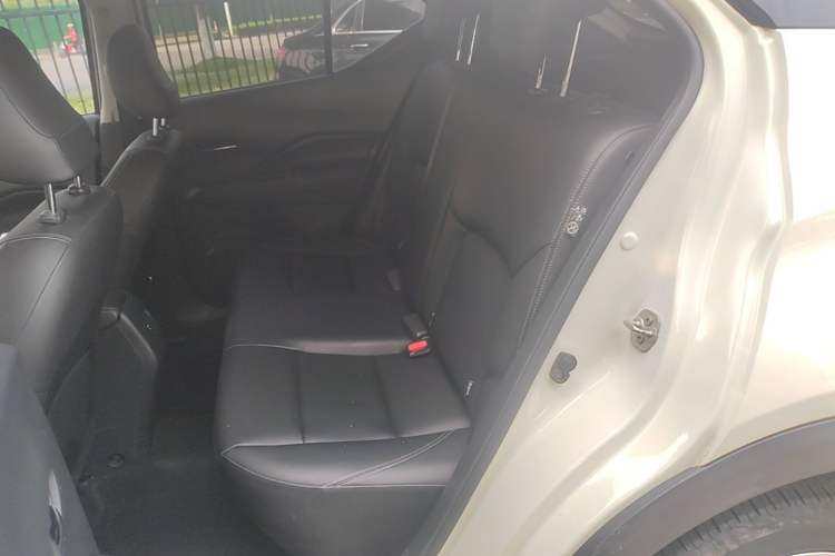 Used Nissan Kicks 2022 1.5L CVT XV Luxury Edition Left Rear Seat
