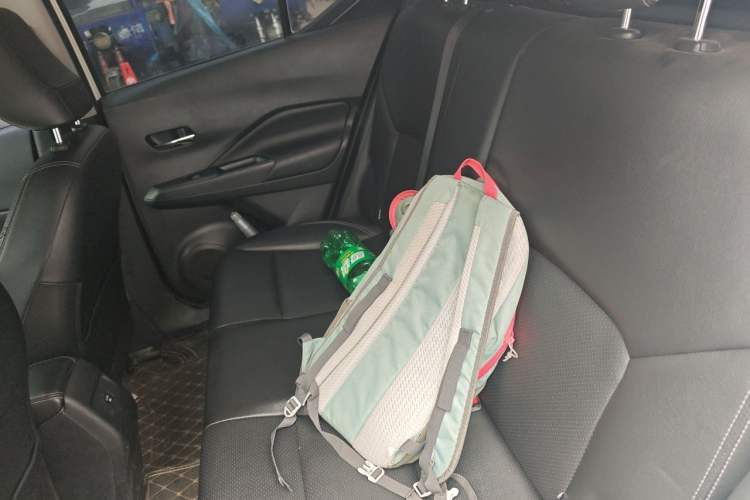Used Nissan Kicks 2022 1.5L CVT XV Luxury Edition Left Rear Seat