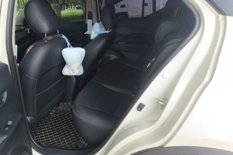 Used Nissan Kicks 2022 1.5L CVT XL Fashion Edition Left Rear Seat
