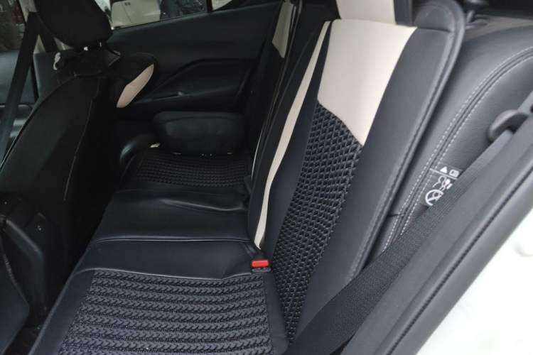 Used Nissan Kicks 2022 1.5L CVT XV Luxury Edition Left Rear Seat
