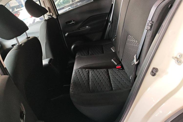 Used Nissan Kicks 2022 1.5L CVT XL Fashion Edition Left Rear Seat