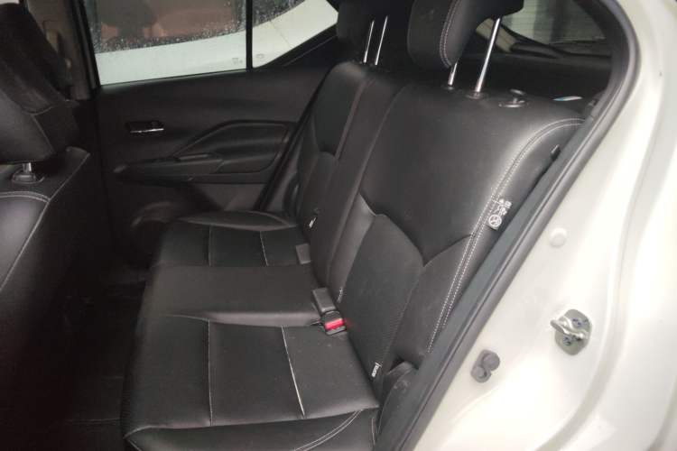 Used Nissan Kicks 2022 1.5L CVT XV Luxury Edition Left Rear Seat