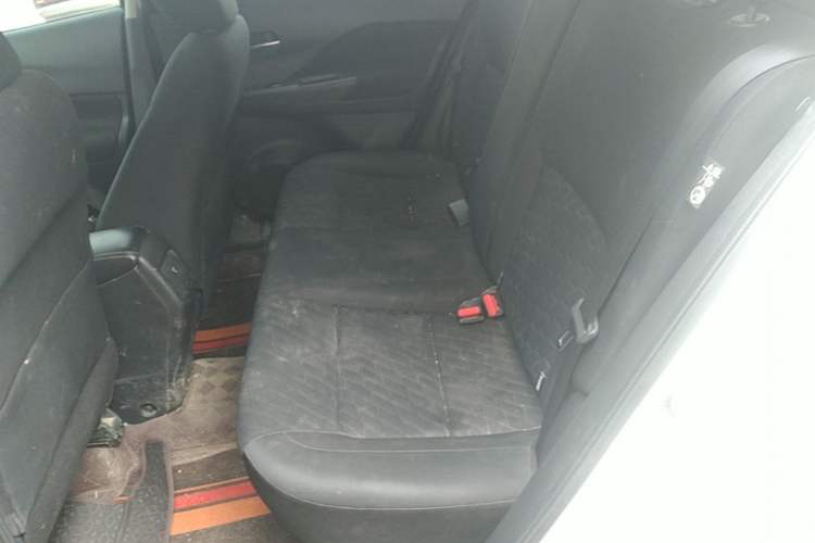 Used Nissan Kicks 2022 1.5L CVT XL Fashion Edition Left Rear Seat
