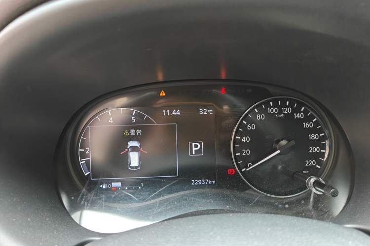 Used Nissan Kicks 2022 1.5L CVT XV Luxury Edition Odometer Close Up