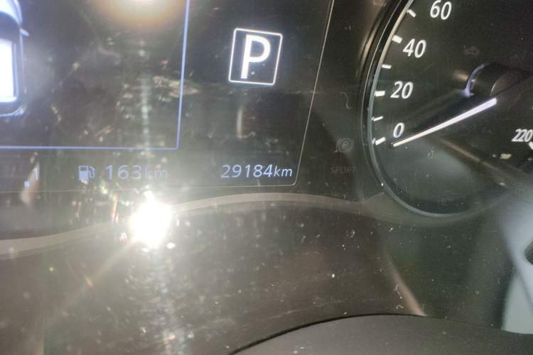 Used Nissan Kicks 2022 1.5L CVT XV Luxury Edition Odometer Close Up
