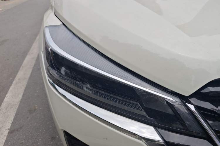 Used Nissan Kicks 2022 1.5L CVT XV Luxury Edition Right Front Headlight