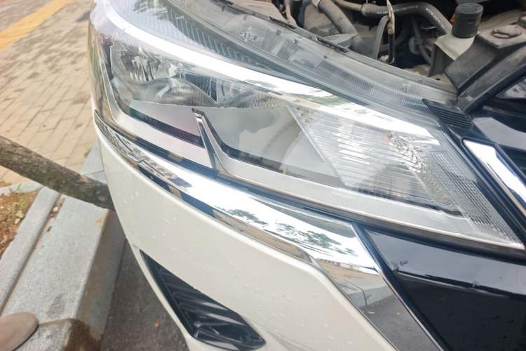 Used Nissan Kicks 2022 1.5L CVT XL Fashion Edition Right Front Headlight