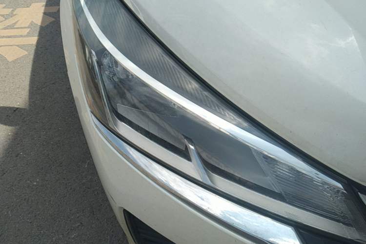 Used Nissan Kicks 2022 1.5L CVT XL Fashion Edition Right Front Headlight