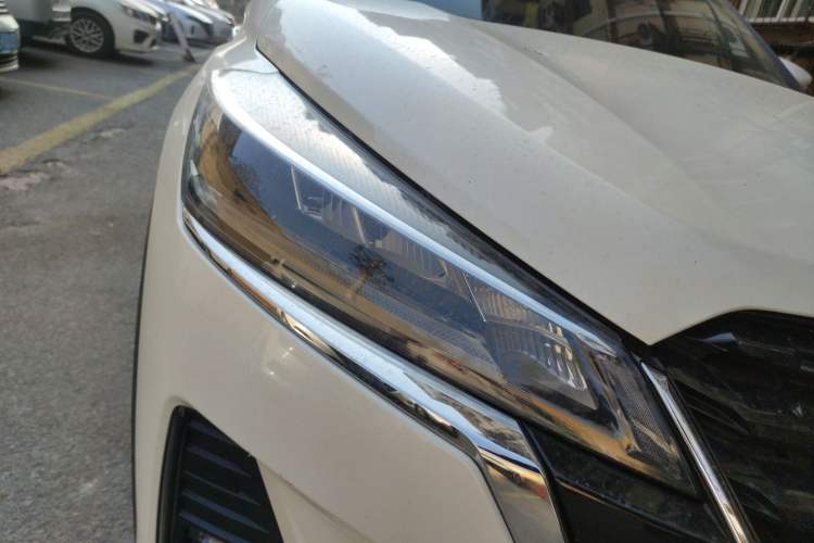 Used Nissan Kicks 2022 1.5L CVT XV Luxury Edition Right Front Headlight