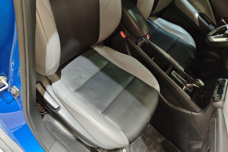 Used Nissan Kicks 2022 1.5L CVT XV TOP Flagship Edition Right Front Seat