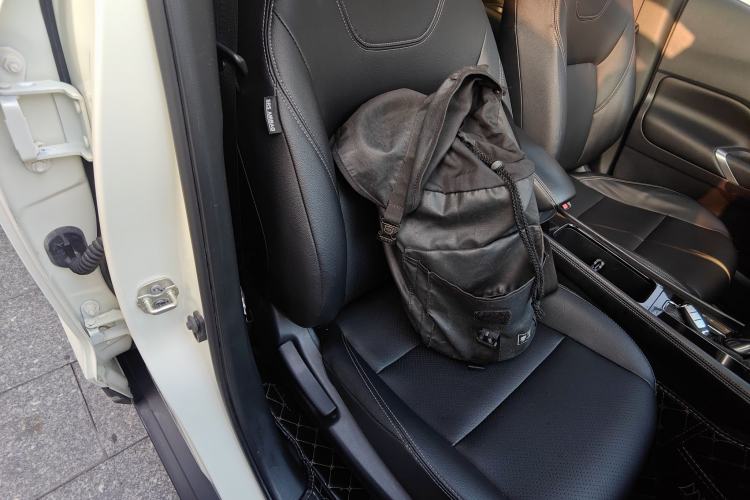Used Nissan Kicks 2022 1.5L CVT XV Luxury Edition Right Front Seat