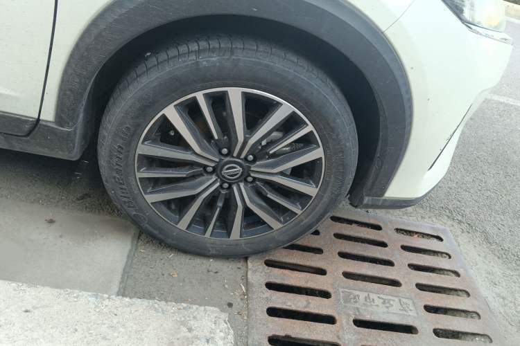 Used Nissan Kicks 2022 1.5L CVT XV Luxury Edition Right Front Wheel Hub