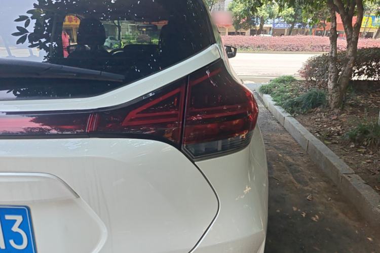 Used Nissan Kicks 2022 1.5L CVT XL Fashion Edition Right Rear Taillight