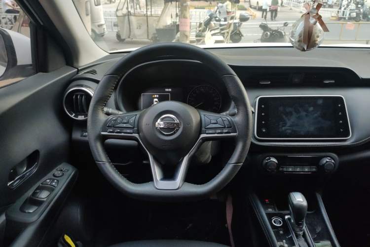 Used Nissan Kicks 2022 1.5L CVT XV Luxury Edition Steering Wheel