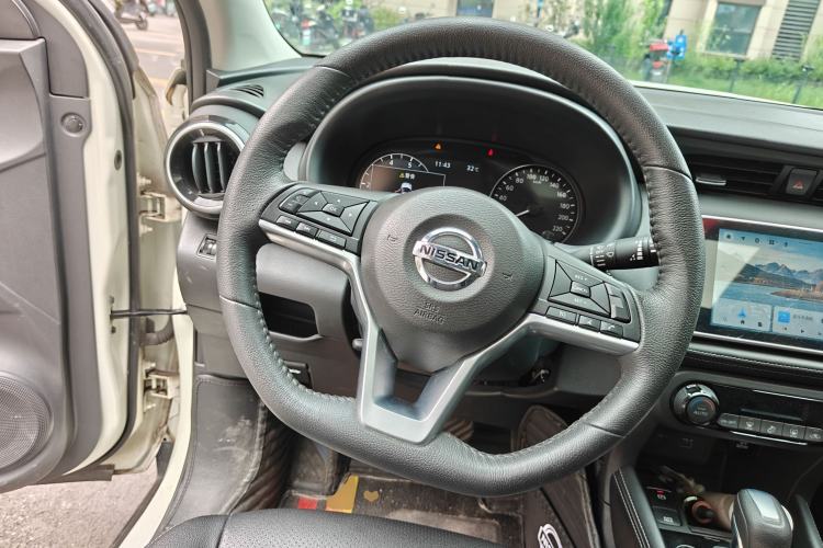 Used Nissan Kicks 2022 1.5L CVT XV Luxury Edition Steering Wheel