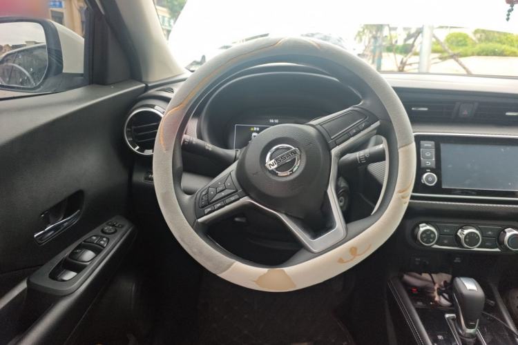 Used Nissan Kicks 2022 1.5L CVT XL Fashion Edition Steering Wheel
