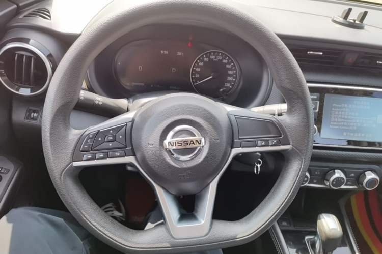 Used Nissan Kicks 2022 1.5L CVT XL Fashion Edition Steering Wheel