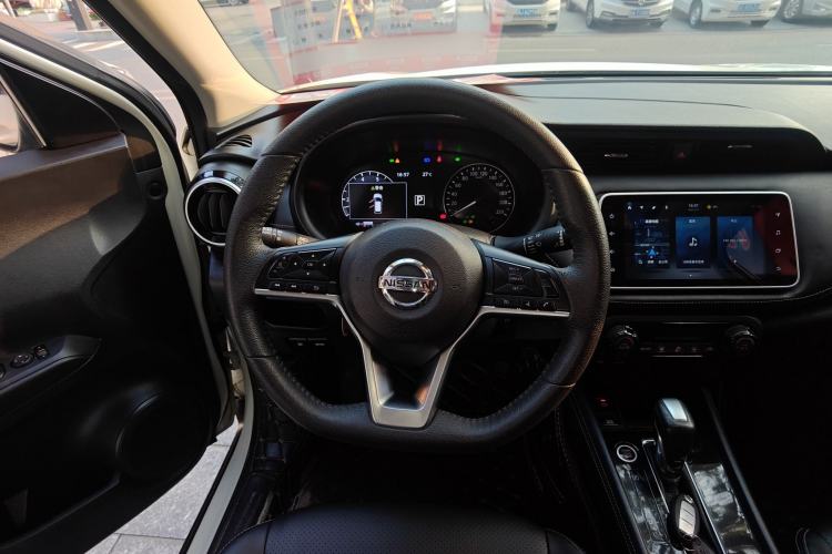 Used Nissan Kicks 2022 1.5L CVT XV Luxury Edition Steering Wheel