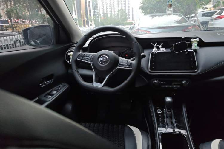 Used Nissan Kicks 2022 1.5L CVT XV Luxury Edition Steering Wheel