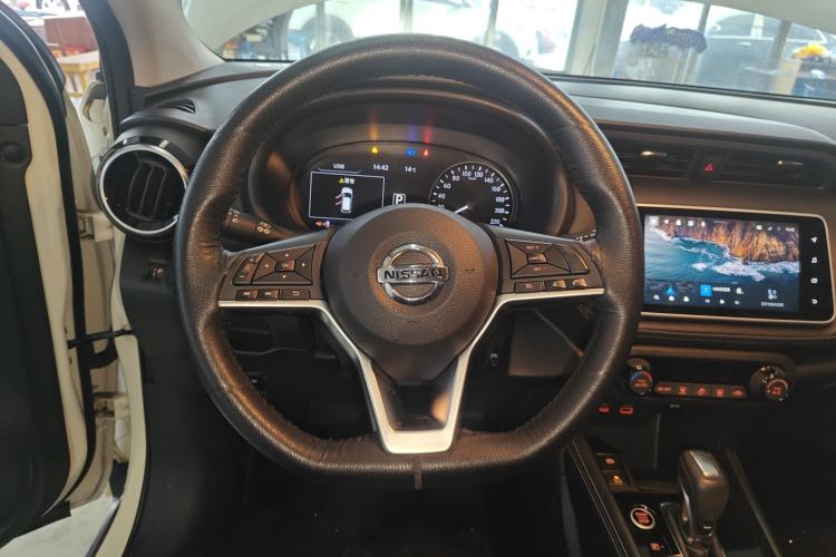 Used Nissan Kicks 2022 1.5L CVT XV Luxury Edition Steering Wheel